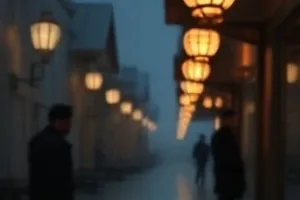《夜班便利店》海报，凌晨便利店冷柜灯光与收银台的旧时钟